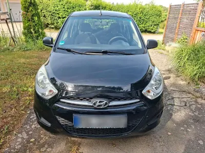 Gebraucht Hyundai i10 Edition 69 PS (50 kW) 2013 Schwarz Kleinwagen