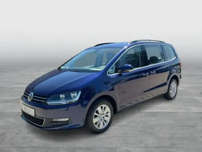 Gebraucht VW Sharan Comfortline 150 PS (110 kW) 2020 Blau Van / Kleinbus