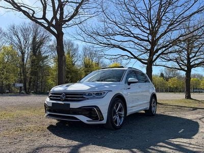 Usata VW Tiguan R-line 150 CV (110 kW) 2024 Bianco SUV