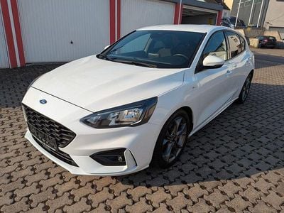 Weiß Gebraucht 2018 Ford Focus ST-Line Limousine | 10.990 € (Fairer Preis)