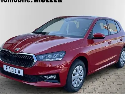 Begagnad Skoda Fabia Essence 95 HK (69 kW) 2025 Röd Halvkombi