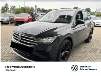 Gebraucht VW Tiguan Sport 150 PS (110 kW) 2022 Grau SUV