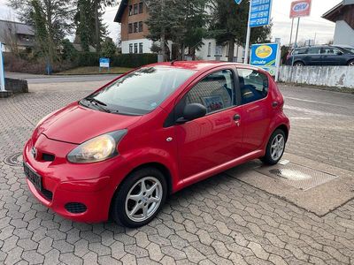 Gebraucht Toyota Aygo 68 PS (50 kW) 2009 Rot Kleinwagen