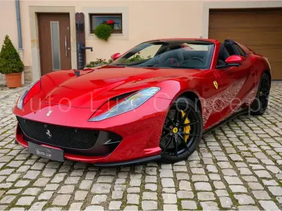 Usata Ferrari 812 795 CV (584 kW) 2021 Rosso Cabrio
