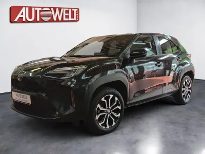Gebraucht Toyota Yaris Cross Team 116 PS (85 kW) 2023 Schwarz SUV