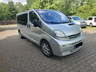 Gebraucht Opel Vivaro 100 PS (73 kW) 2006 Silber Van / Kleinbus
