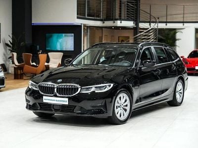 Schwarz ii Gebraucht 2020 BMW 330e Advantage Kombi | 23.980 € (Fairer Preis)