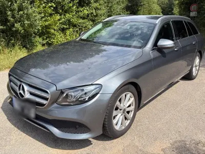 Gebraucht Mercedes E220 194 PS (142 kW) 2018 Grau Kombi