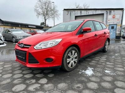 Rot Gebraucht 2013 Ford Focus Ambiente Kombi | 1.999 € (Guter Preis)
