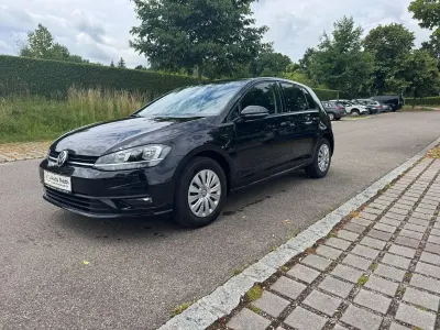 Gebraucht VW Golf VII Trendline 116 PS (85 kW) 2017 Schwarz Limousine