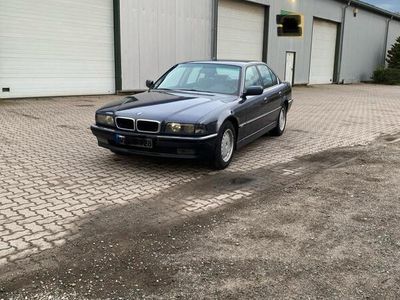 BMW 728