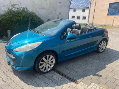 Gebraucht Peugeot 207 CC 120 PS (88 kW) 2007 Blau Cabrio