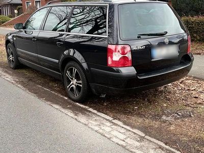 Second-hand VW Passat 102 CP (75 kW) 2003 Negru Break