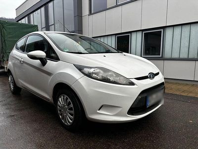Weiß Gebraucht 2010 Ford Fiesta Limousine | 3.400 € (Fairer Preis)