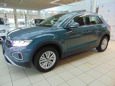Second-hand VW T-Roc Life 150 CP (110 kW) 2024 Albastru SUV