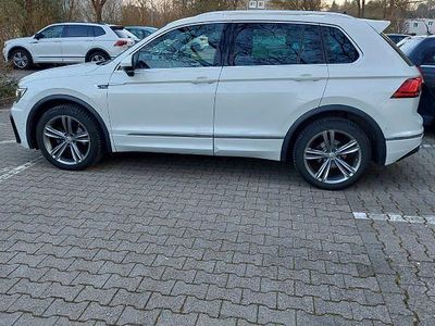 Second-hand VW Tiguan Highline 150 CP (110 kW) 2017 Negru SUV
