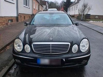 Second-hand Mercedes E320 205 CP (150 kW) 2004 Negru Break