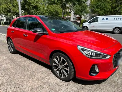 Gebraucht Hyundai i30 136 PS (100 kW) 2017 Rot Limousine