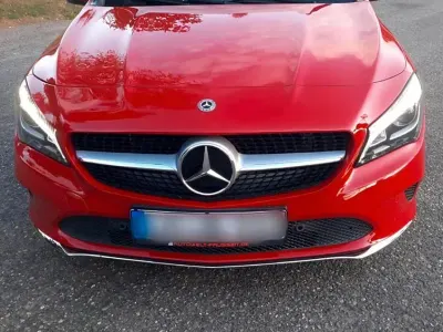 Gebraucht Mercedes CLA180 122 PS (89 kW) 2019 Rot Coupé