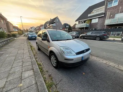 Gebraucht Ford Fiesta 80 PS (58 kW) 2002 Silber Kleinwagen