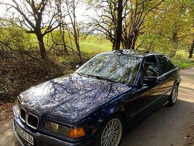 Blau Gebraucht 1996 BMW 318 M Sport Limousine | 3.000 €