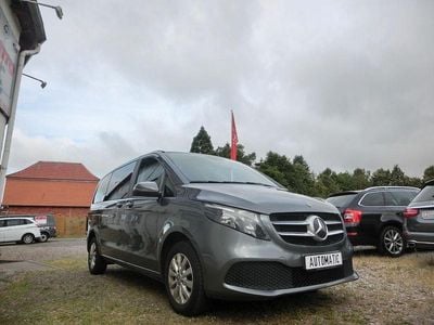 Mercedes V220