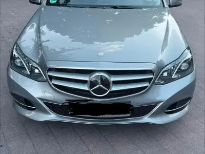 Gebraucht Mercedes E220 Avantgarde 170 PS (125 kW) 2015 Silber Kombi