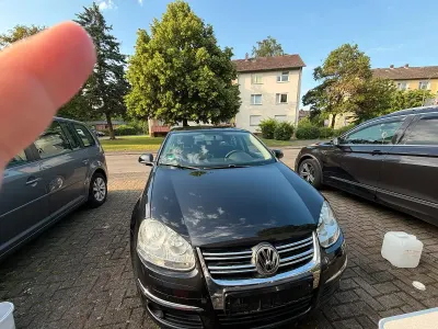Gebraucht VW Jetta 105 PS (77 kW) 2010 Schwarz Limousine