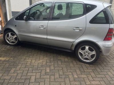 Gebraucht Mercedes A190 Avantgarde 125 PS (91 kW) 2004 Silber Van / Kleinbus