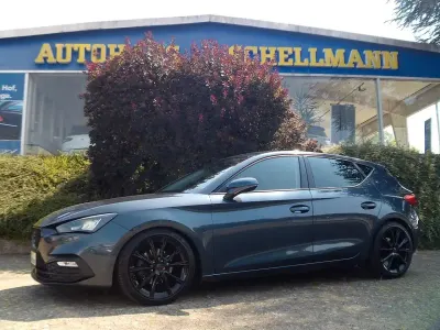 Gebraucht Seat Leon Style 131 PS (96 kW) 2022 Grau Limousine