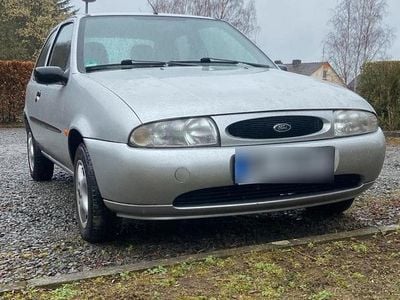 Gebraucht Ford Fiesta 60 PS (44 kW) 1999 Silber Kleinwagen