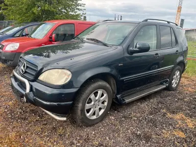 Gebraucht Mercedes ML320 218 PS (160 kW) 2000 Schwarz SUV