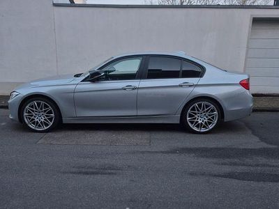 Gebraucht BMW 320 184 PS (135 kW) 2012 Silber Limousine