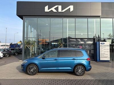 Caribbean blue metallic Gebraucht 2018 VW Touran Highline Van / Kleinbus | 16.950 € (Guter Preis)
