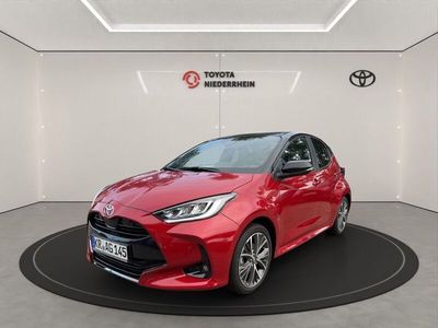 Gebraucht Toyota Yaris Hybrid Plus 131 PS (96 kW) 2024 Rot Limousine