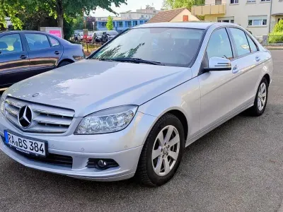 Gebraucht Mercedes C180 156 PS (114 kW) 2009 Silber Limousine