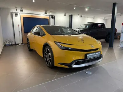 Neu Toyota Prius Executive 223 PS (164 kW) 2025 Gelb Kleinwagen
