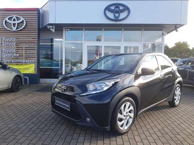 Black mica Gebraucht 2022 Toyota Aygo X Play SUV | 12.990 € (Fairer Preis)