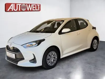Gebraucht Toyota Yaris Business Edition 116 PS (85 kW) 2025 Super white Kleinwagen
