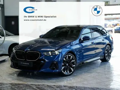 Gebraucht BMW 520 M Sport 208 PS (152 kW) 2026 Blau Kombi