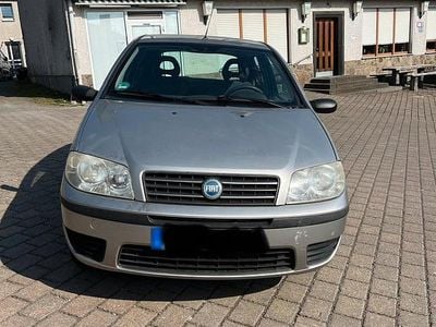Usata Fiat Punto 60 CV (44 kW) 2004 Argento Utilitaria