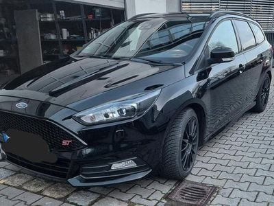 Gebraucht Ford Focus ST 250 PS (183 kW) 2018 Schwarz Kombi