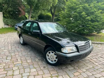 Gebraucht Mercedes C180 Elegance 122 PS (89 kW) 1995 Schwarz Limousine
