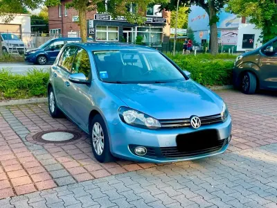 Gebraucht VW Golf VI 105 PS (77 kW) 2011 Blau Kleinwagen