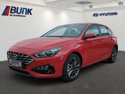 Gebraucht Hyundai i30 Trend 120 PS (88 kW) 2024 Engine red Limousine