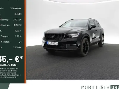 Neu Volvo XC40 Plus 163 PS (119 kW) 2026 Schwarz SUV