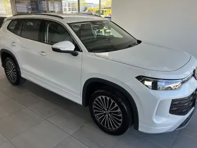 Gebraucht VW Tayron IQ Drive 193 PS (141 kW) 2025 Oryxweiß perlmutteffekt SUV