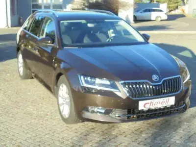 Gebraucht Skoda Superb Ambition 150 PS (110 kW) 2019 Braun Kombi