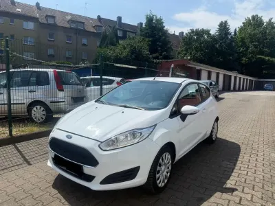 Gebraucht Ford Fiesta Trend 60 PS (44 kW) 2016 Weiß Kleinwagen