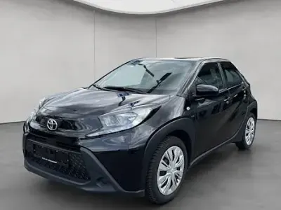 Gebraucht Toyota Aygo X Play 72 PS (52 kW) 2023 Schwarz SUV
